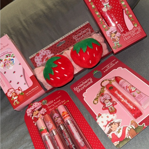 Strawberry Shortcake Beauty Set - Picture 1 of 2